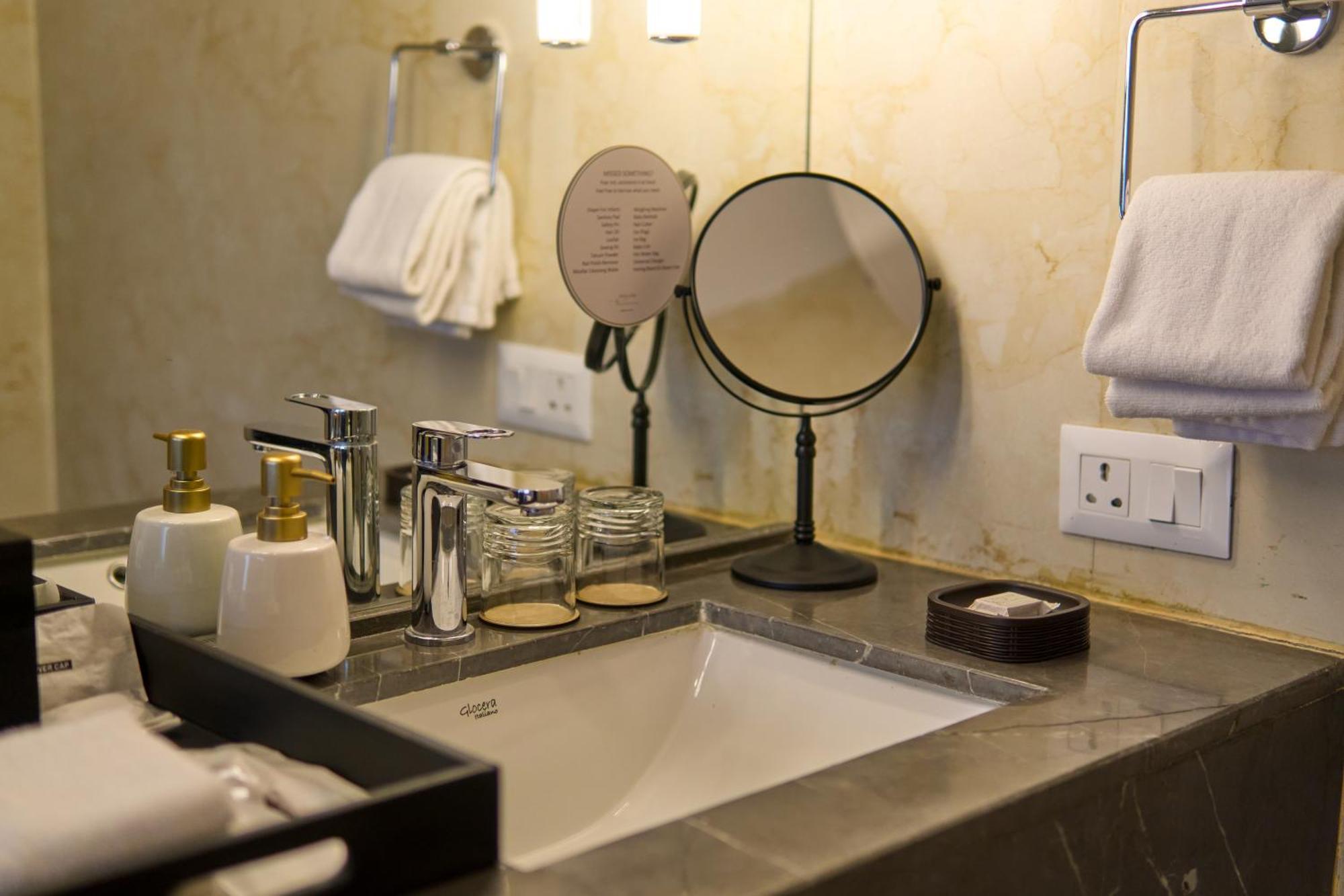 Shulem Boutique Hotel Dimapur Luaran gambar